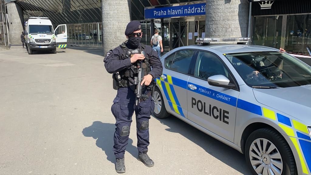 Policie kvůli podezřelému předmětu evakuuje hlavní nádraží v Praze 